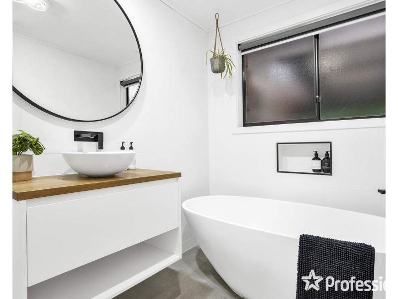 52 St Andrews Drive, Chirnside Park VIC 3116