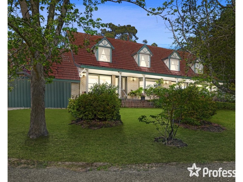 65 Forest Road, Wandin North VIC 3139