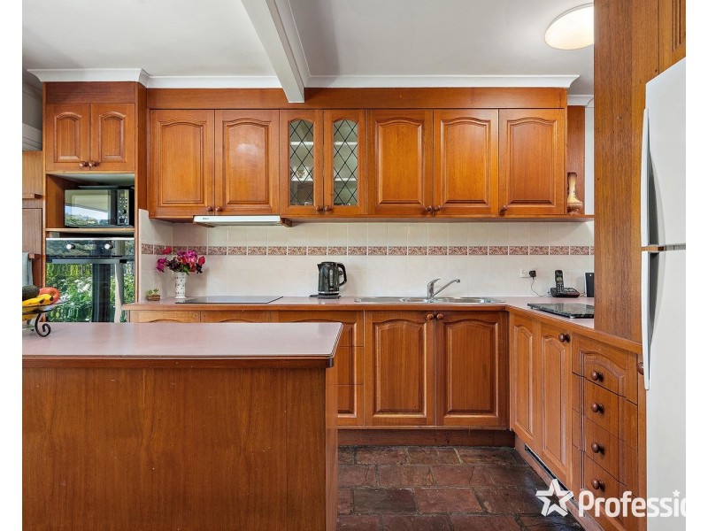 65 Forest Road, Wandin North VIC 3139