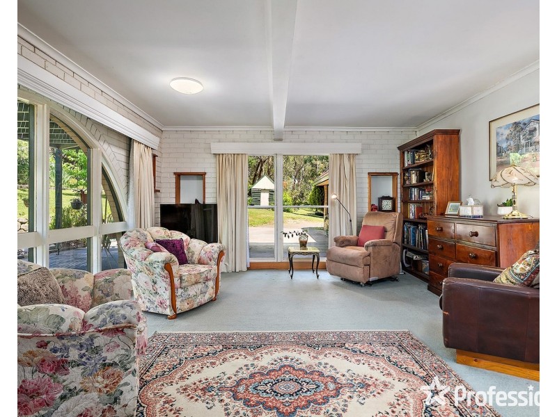 65 Forest Road, Wandin North VIC 3139