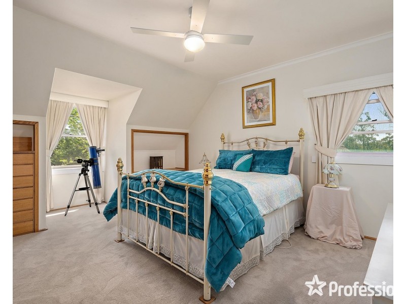 65 Forest Road, Wandin North VIC 3139