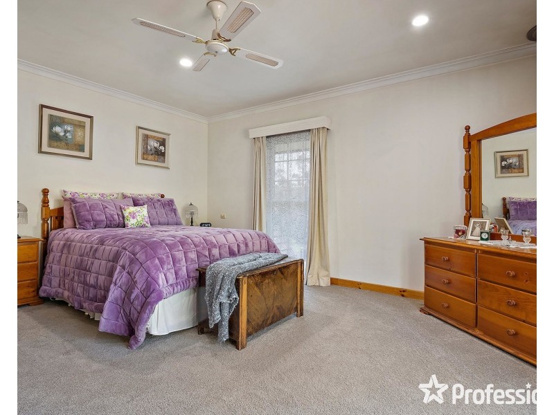 65 Forest Road, Wandin North VIC 3139