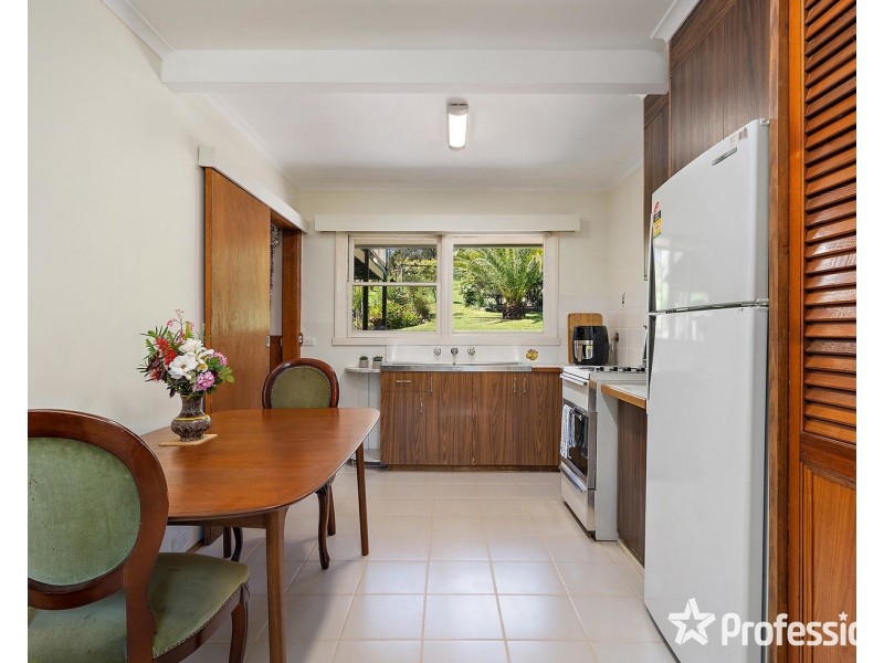 65 Forest Road, Wandin North VIC 3139