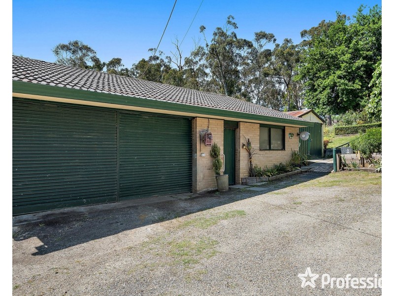 65 Forest Road, Wandin North VIC 3139