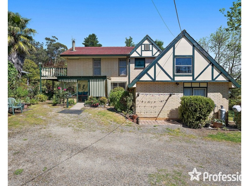 65 Forest Road, Wandin North VIC 3139