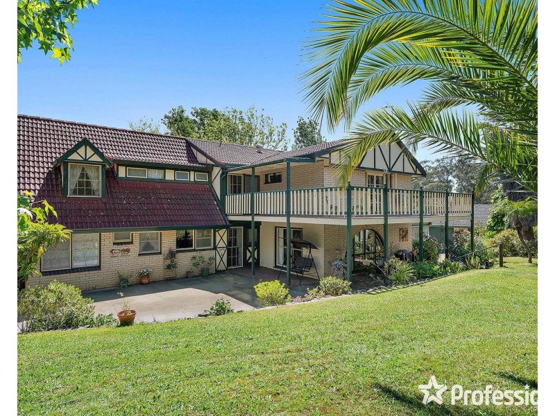 65 Forest Road, Wandin North VIC 3139