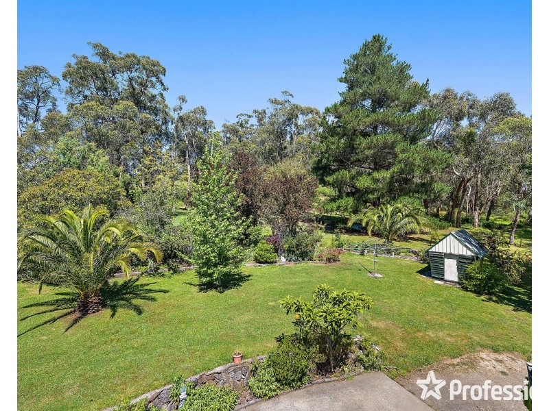 65 Forest Road, Wandin North VIC 3139