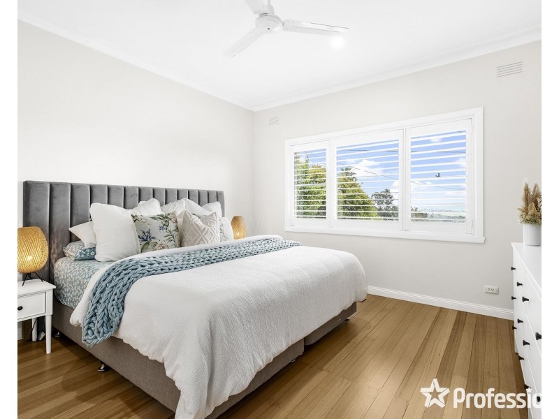 14 Saddleback Ridge, Chirnside Park VIC 3116