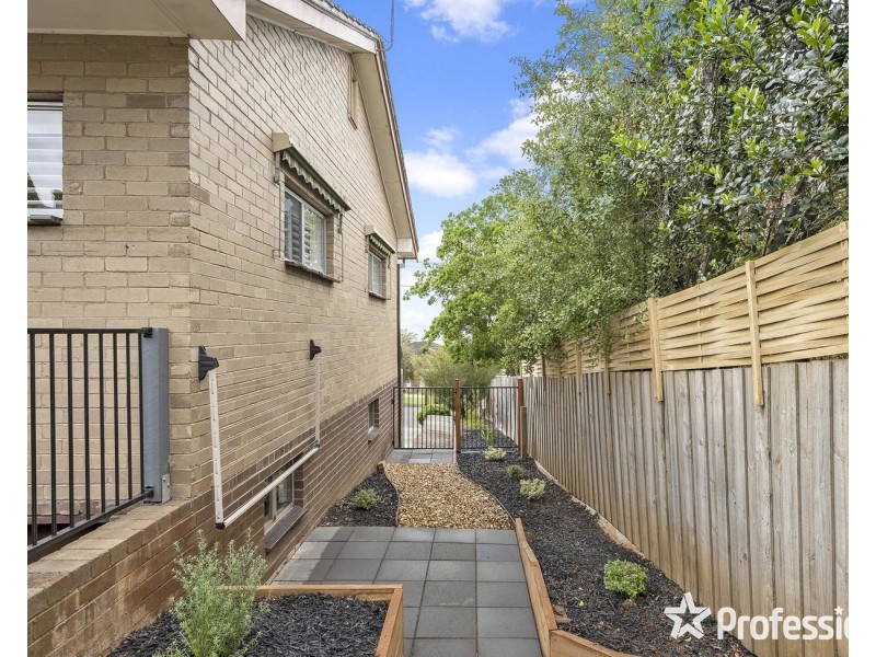 14 Saddleback Ridge, Chirnside Park VIC 3116