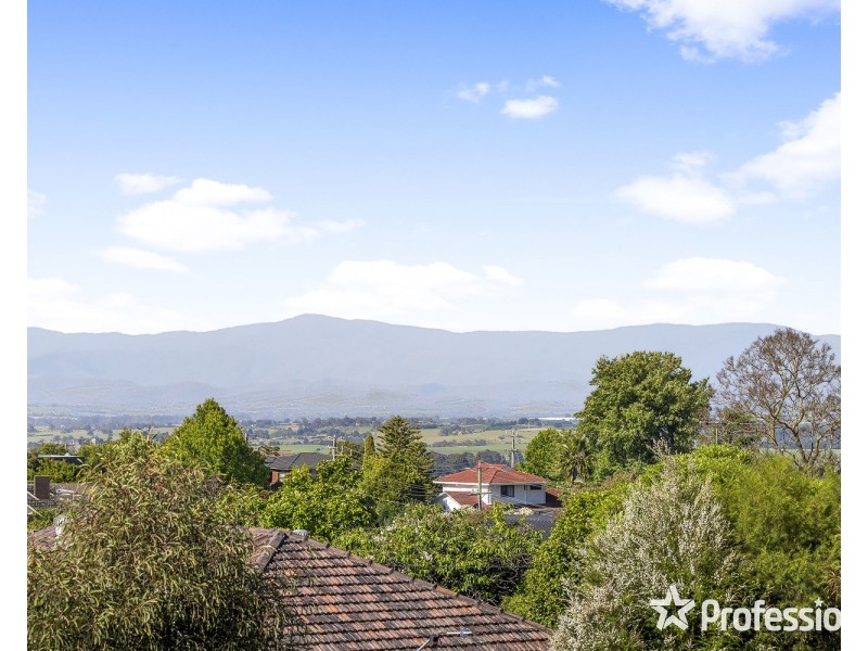 14 Saddleback Ridge, Chirnside Park VIC 3116