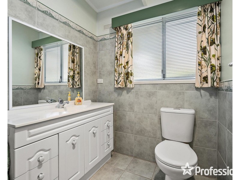 12 Heath Avenue, Mount Evelyn VIC 3796