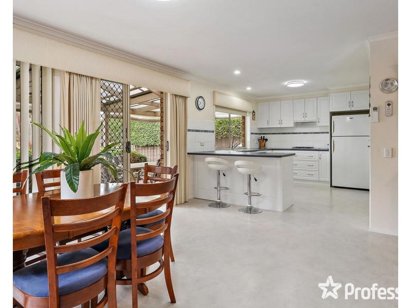 4 Stafford Place, Chirnside Park VIC 3116