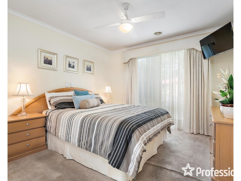 4 Stafford Place, Chirnside Park VIC 3116