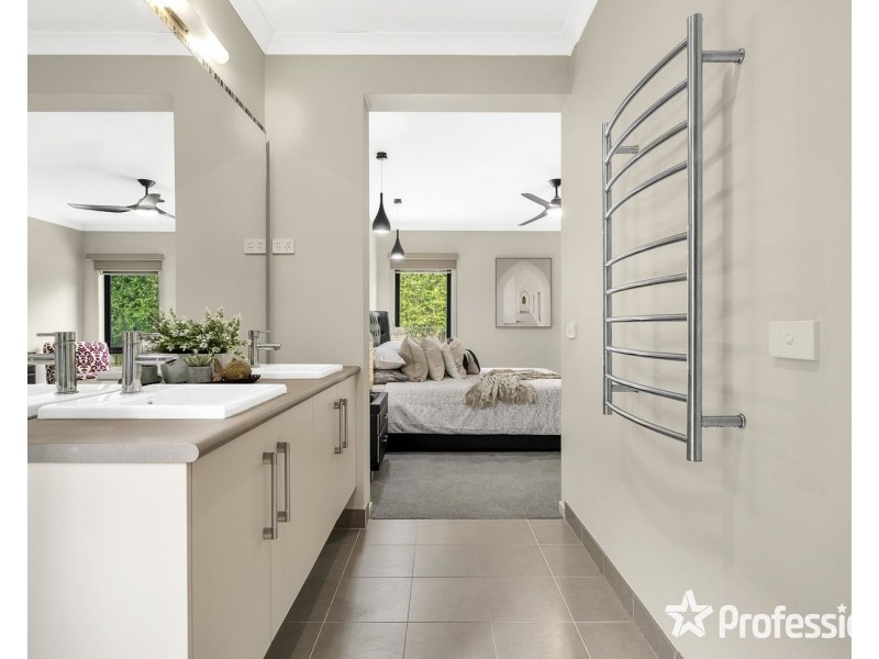 40 Tudor Drive, Mooroolbark VIC 3138