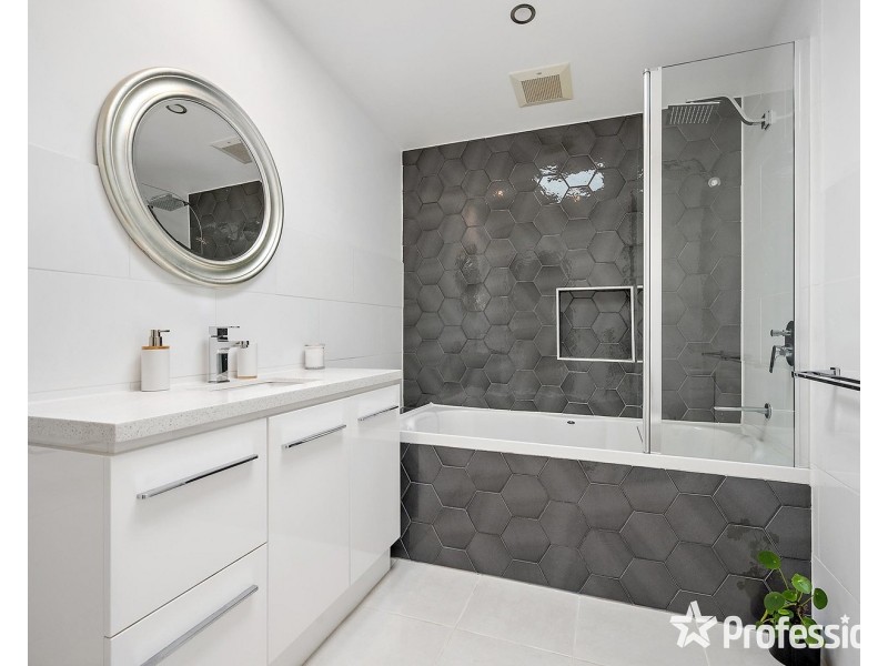 59 Old Warburton Highway, Seville East VIC 3139