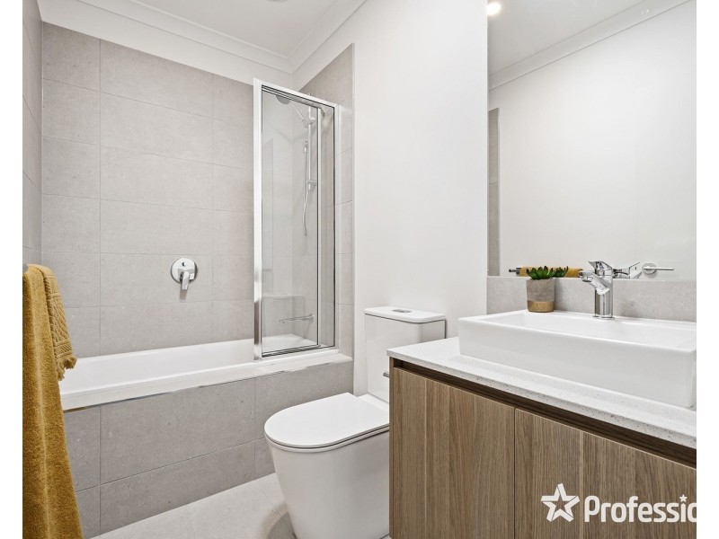 2, 4 & 5/31-33 Delville Street, Mooroolbark VIC 3138
