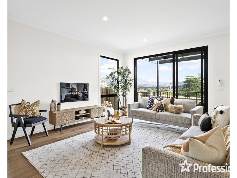 2, 4 & 5/31-33 Delville Street, Mooroolbark VIC 3138