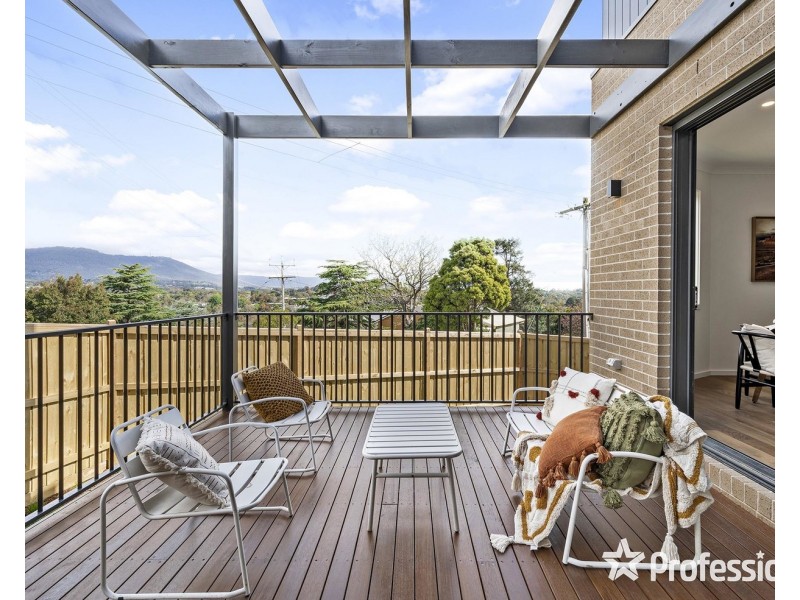 2, 4 & 5/31-33 Delville Street, Mooroolbark VIC 3138