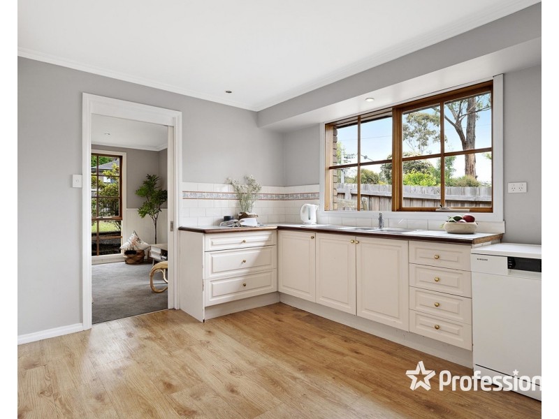 36 Stephen Avenue, Montrose VIC 3765