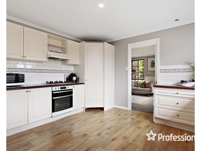 36 Stephen Avenue, Montrose VIC 3765