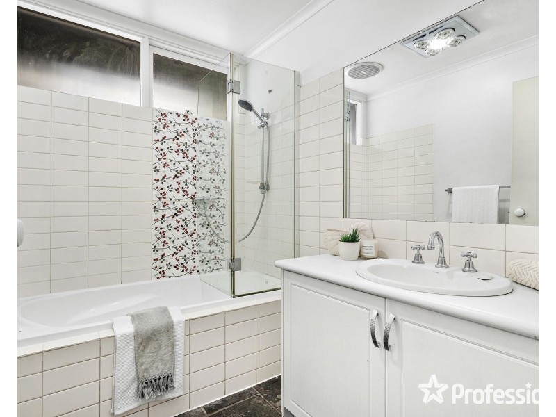 15 Olive Grove, Lilydale VIC 3140