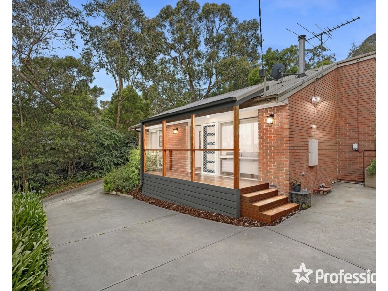 66 Commercial Road, Mount Evelyn VIC 3796