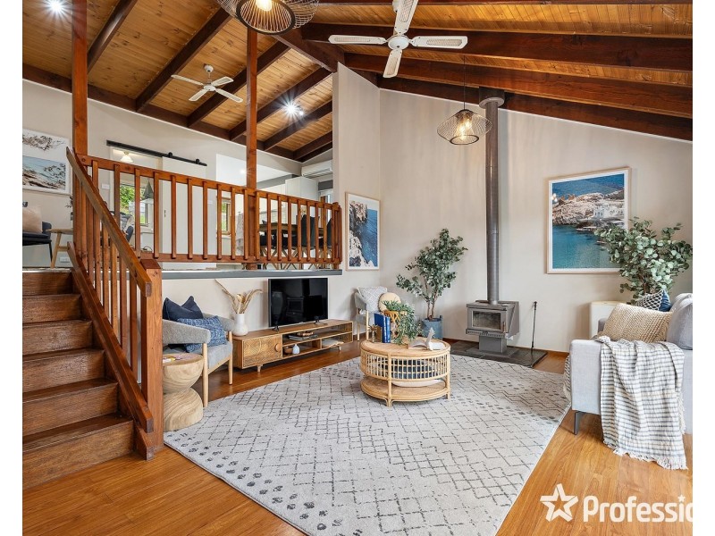 66 Commercial Road, Mount Evelyn VIC 3796