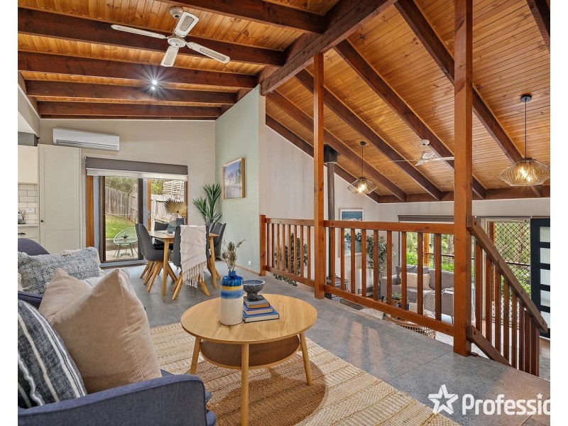 66 Commercial Road, Mount Evelyn VIC 3796