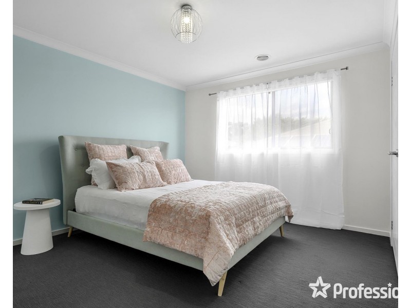 12 Empire Drive, Mooroolbark VIC 3138