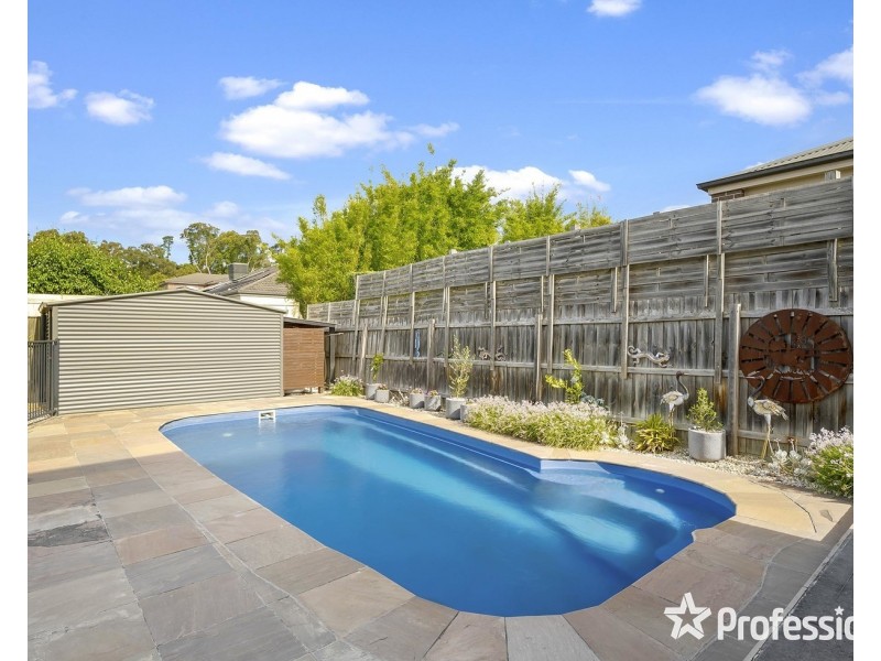 12 Empire Drive, Mooroolbark VIC 3138