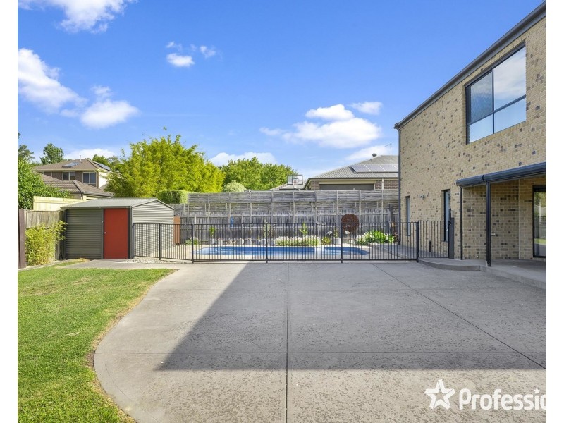 12 Empire Drive, Mooroolbark VIC 3138