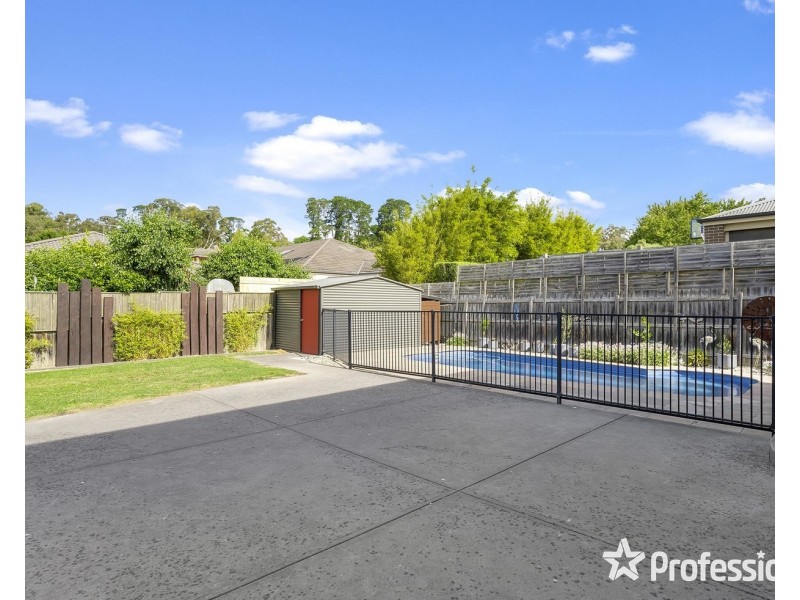 12 Empire Drive, Mooroolbark VIC 3138