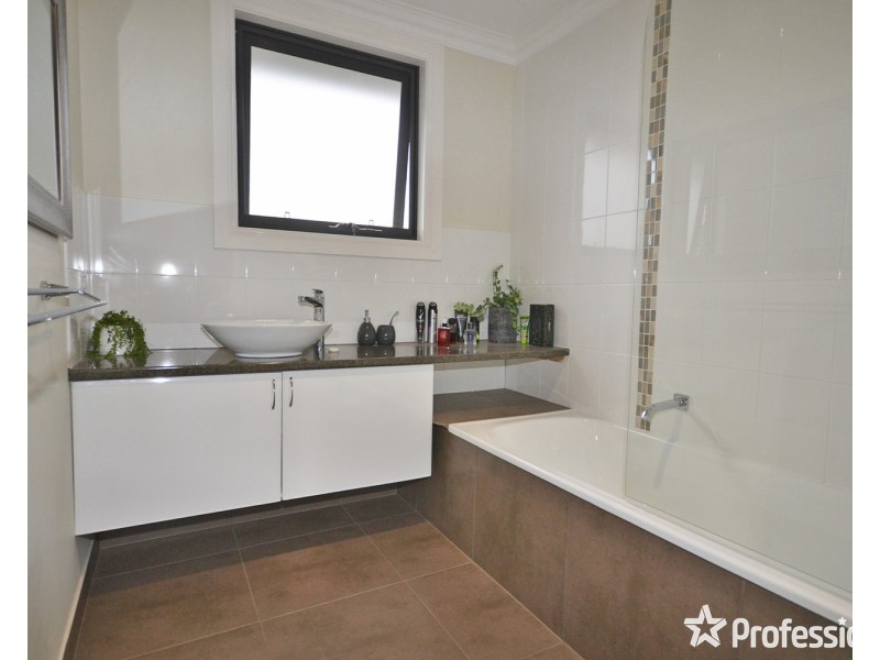 14a Rowan Street, Croydon VIC 3136