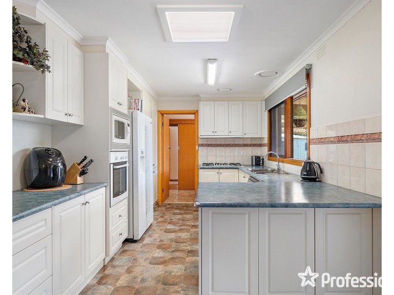2 Dallas Court, Kilsyth VIC 3137