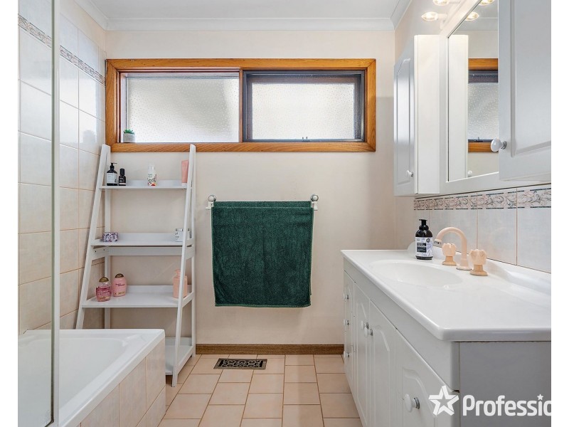 2 Dallas Court, Kilsyth VIC 3137