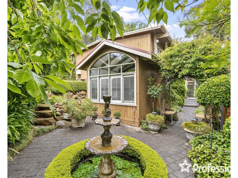 6 Government Road, The Basin VIC 3154