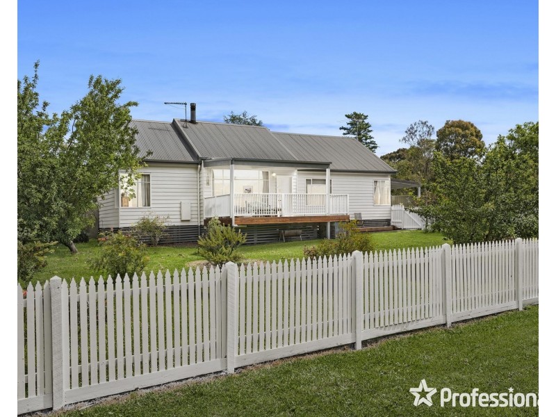 14 Edward Street, Wesburn VIC 3799