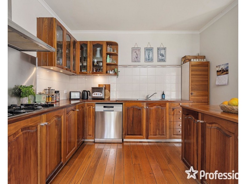 14 Edward Street, Wesburn VIC 3799