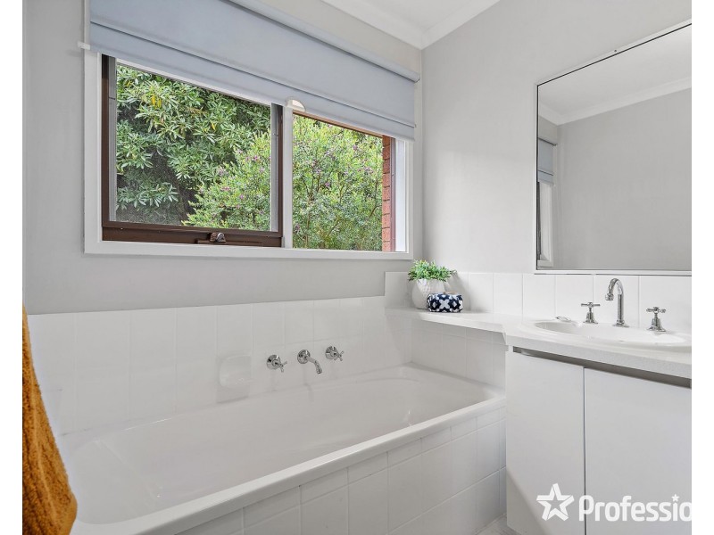 9 Drysdale Place, Mooroolbark VIC 3138