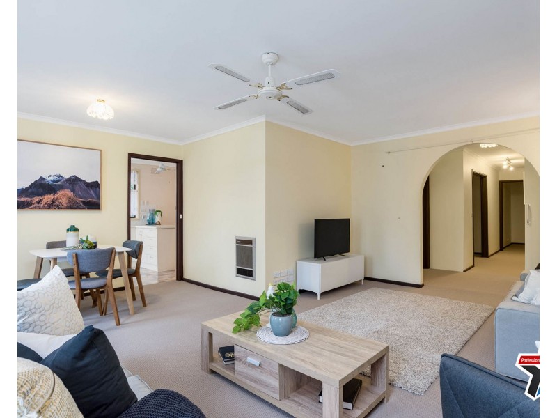 95 Esther Crescent, Mooroolbark VIC 3138