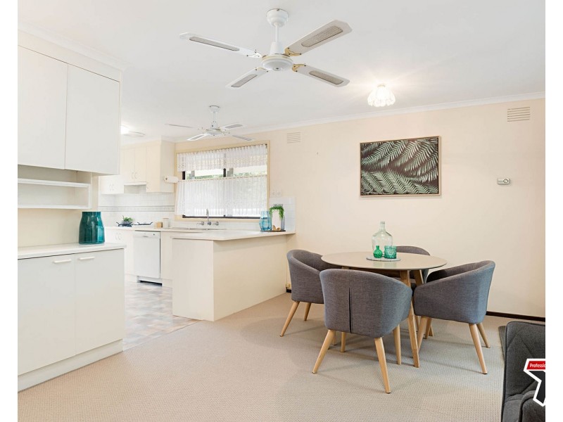 95 Esther Crescent, Mooroolbark VIC 3138