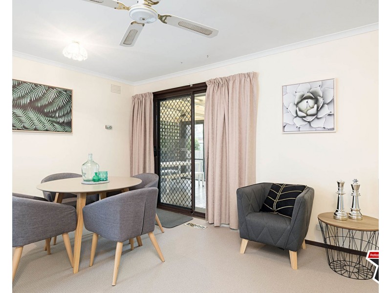 95 Esther Crescent, Mooroolbark VIC 3138