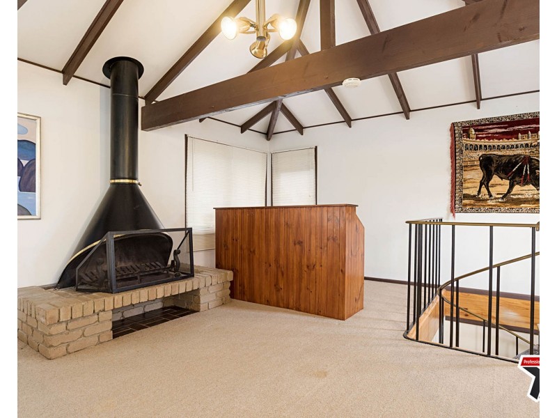 95 Esther Crescent, Mooroolbark VIC 3138