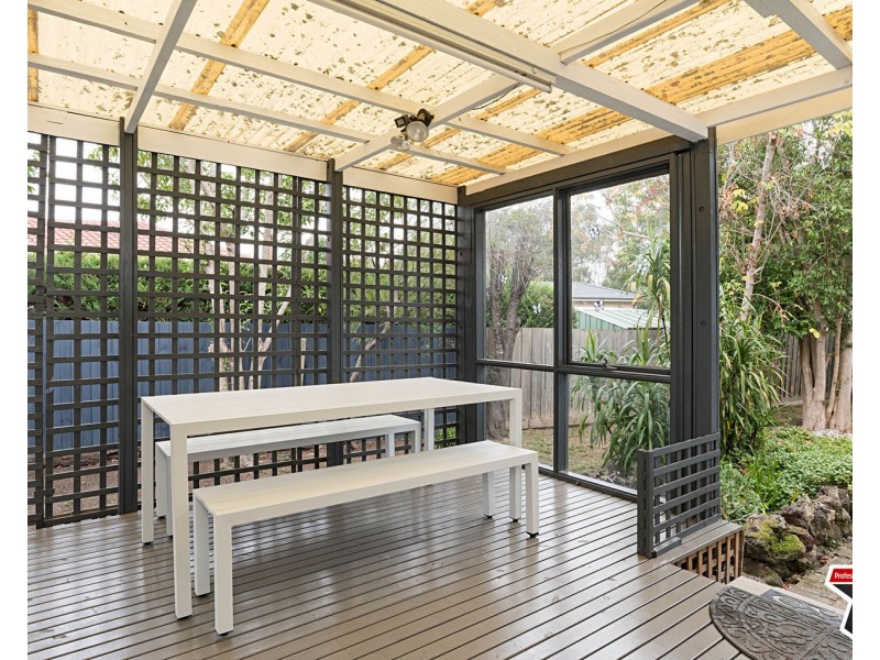 95 Esther Crescent, Mooroolbark VIC 3138