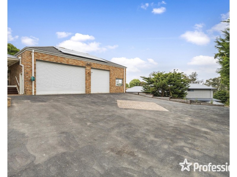 64 Bastow Road, Lilydale VIC 3140