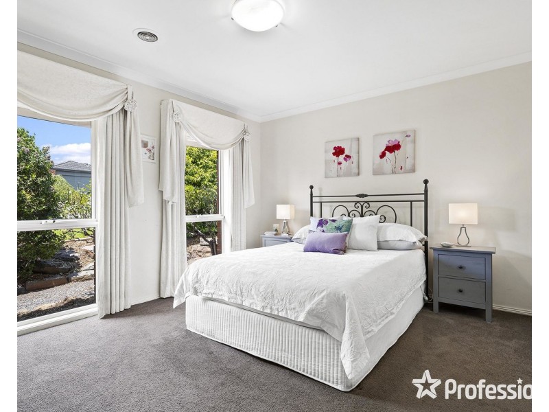 80 Blue Ridge Drive, Mooroolbark VIC 3138
