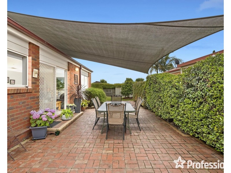 80 Blue Ridge Drive, Mooroolbark VIC 3138