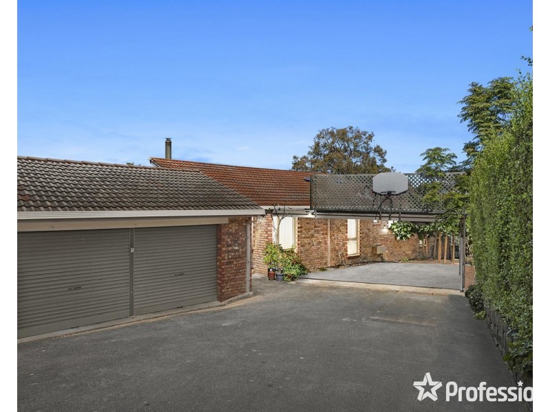 35 Sugarloaf Drive, Chirnside Park VIC 3116
