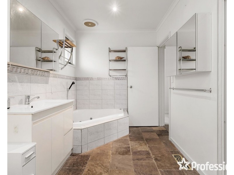 35 Sugarloaf Drive, Chirnside Park VIC 3116