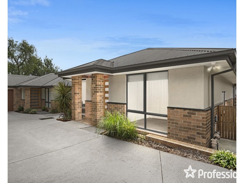 2/6 Bridges Avenue, Mooroolbark VIC 3138